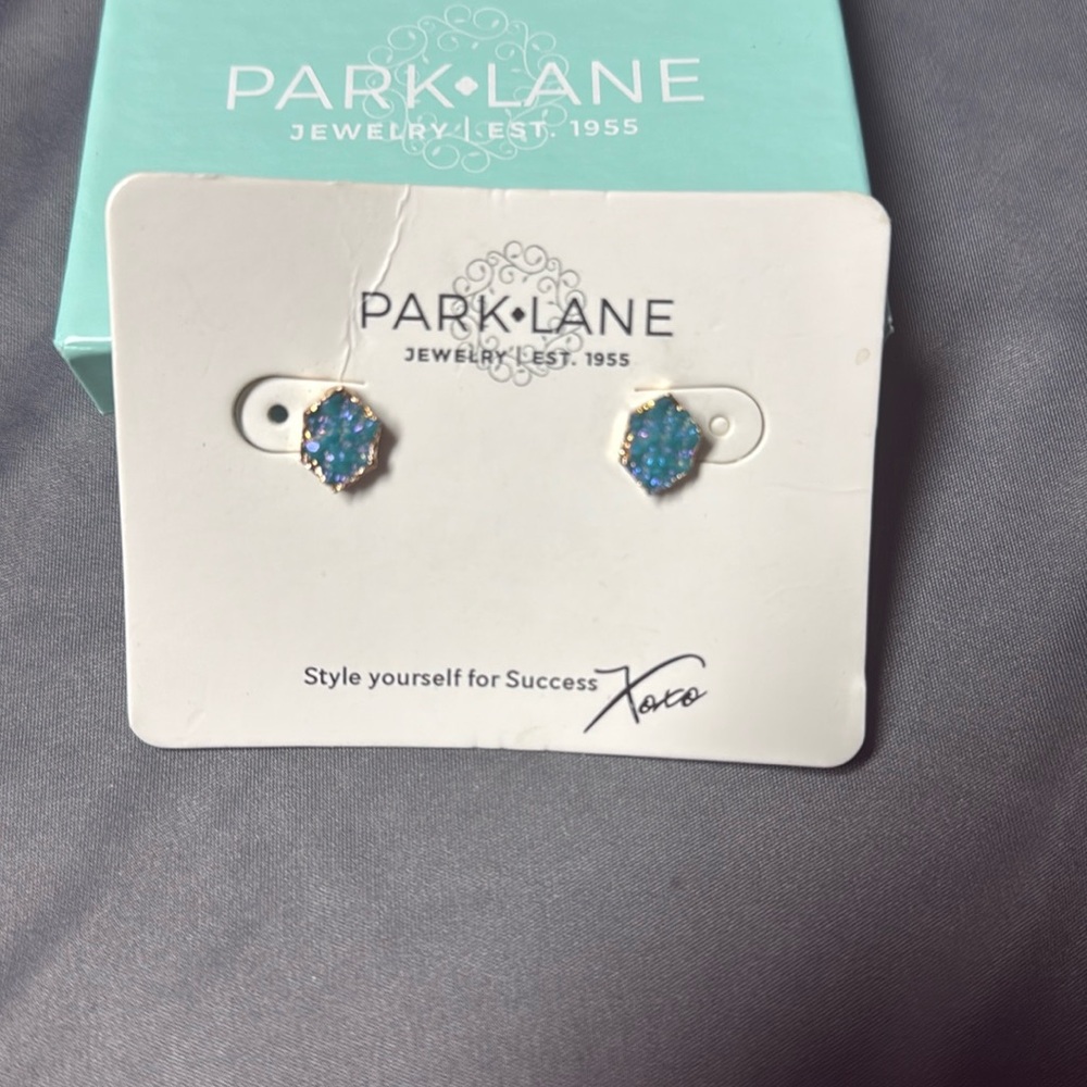 Park Lane Jewelry - Hailee Earrings Blue